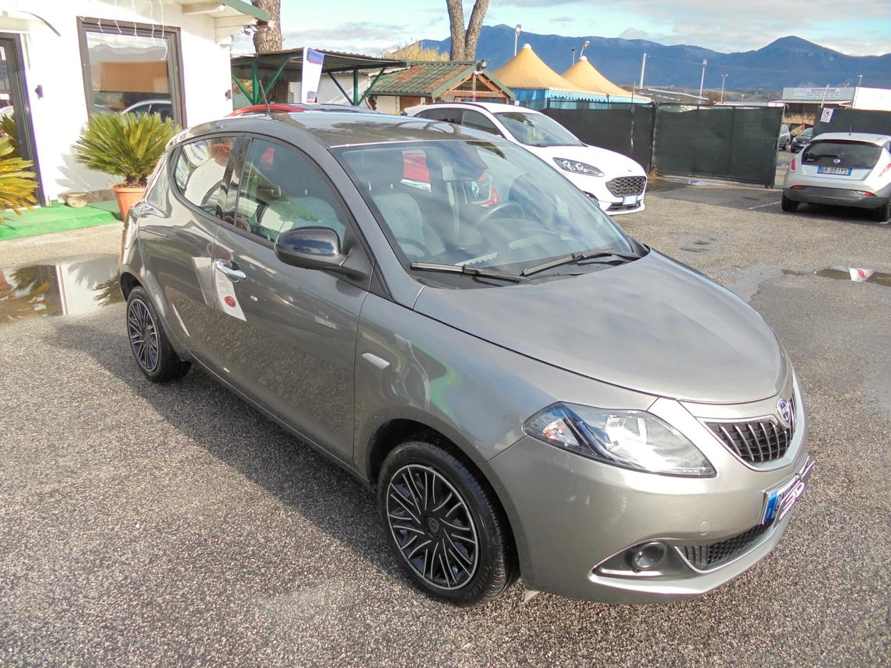 Lancia Ypsilon 1.0 FireFly 5 porte S&S Hybrid Ecochic Gold