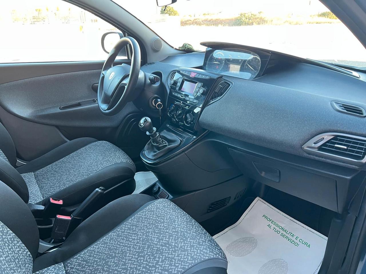 Lancia Ypsilon 1.0 FireFly 5 porte S&S Hybrid UnYca