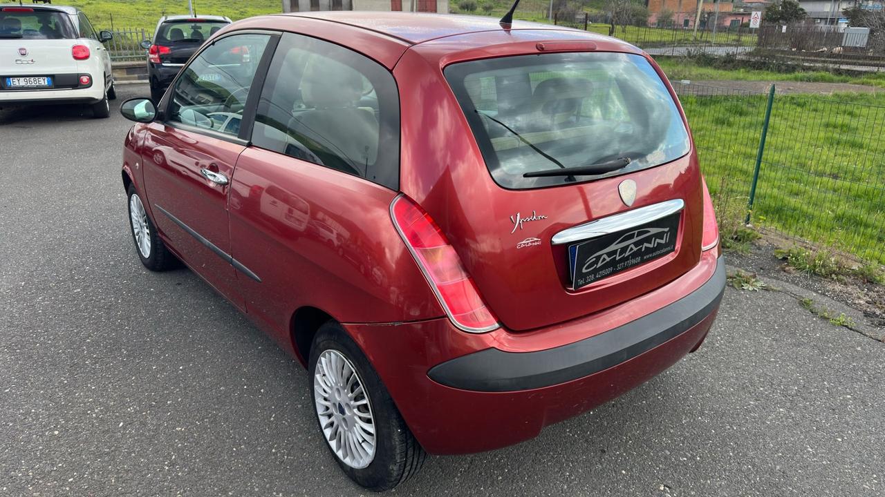 Lancia Ypsilon 1.2 16V Argento