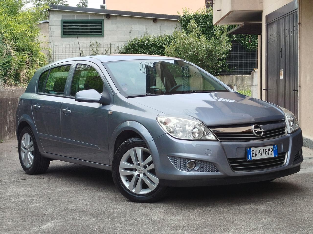 Opel Astra 1.4 BENZINA 90cv / 26.600km / Unipro
