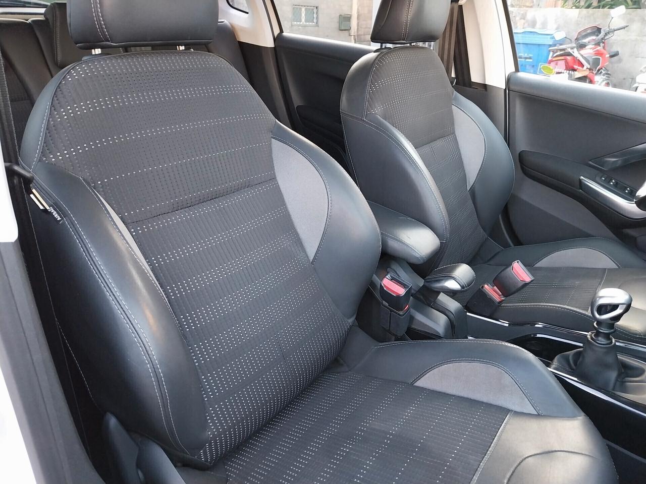 PEUGEOT 2008 1.6 DIESEL SOLO 90.000 KM ALLURE 2019