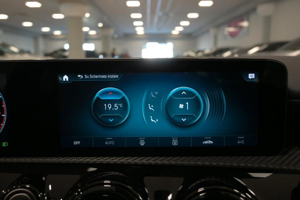 MERCEDES-BENZ A 160 109CV 6M. BUSINESS SOLUTION ( NAVI PREMIUM - CRUISE - PARK ASSIST - TELECAMERA POST. )