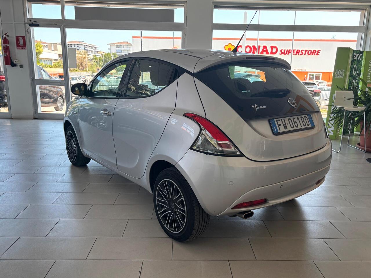 Lancia Ypsilon 1.2 69 CV 5 porte S&S Gold