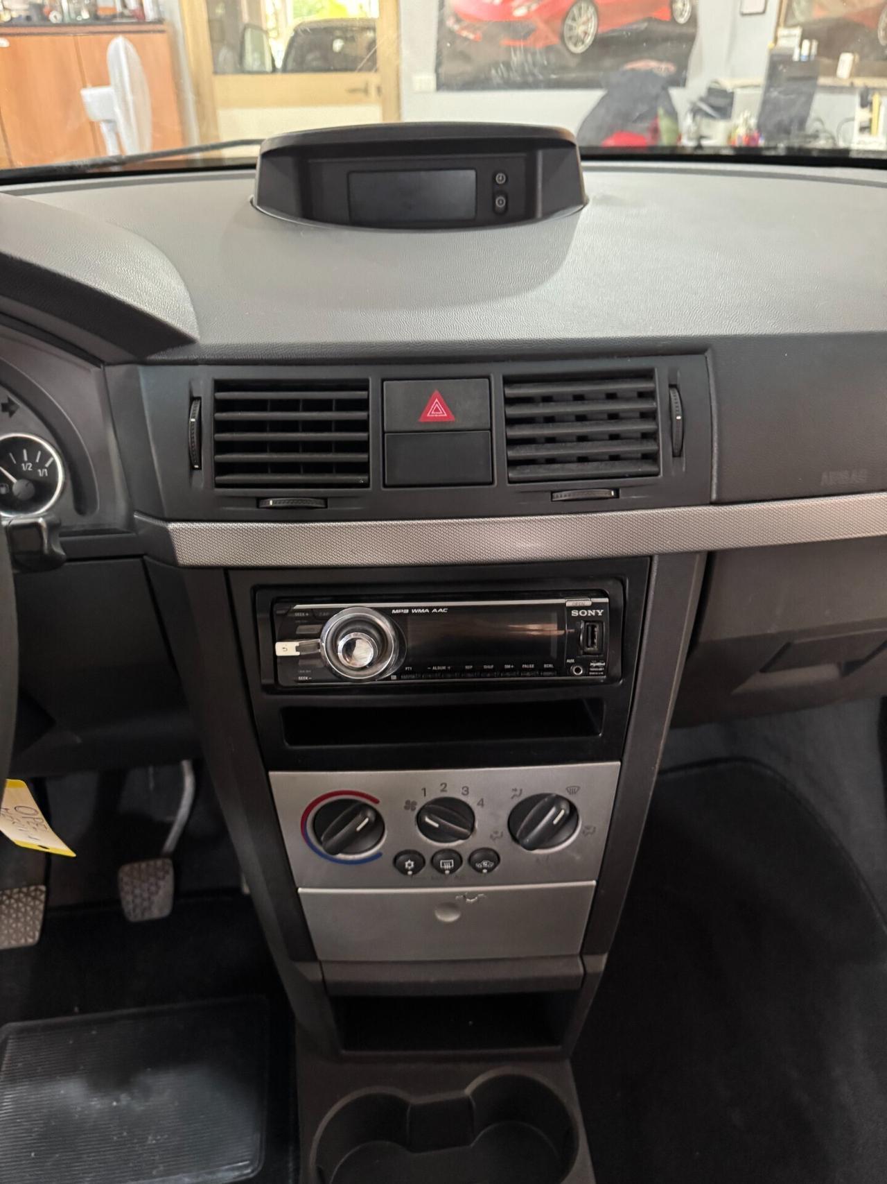 Opel Meriva 1.6 16V 100Ccv. Cosmo OK NEOPATENTATI