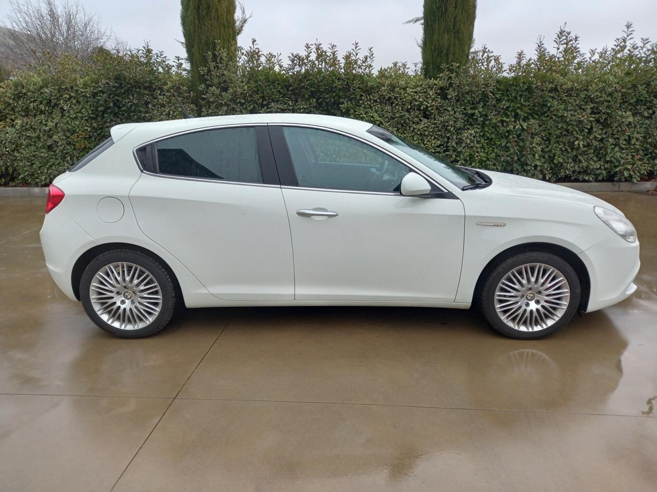 Alfa Romeo Giulietta 1.6 JTDm-2 105 CV Distinctive