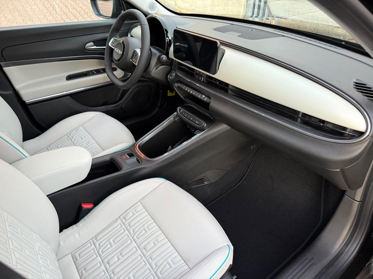 Fiat 600 Hybrid 145 CV DCT MHEV La Prima