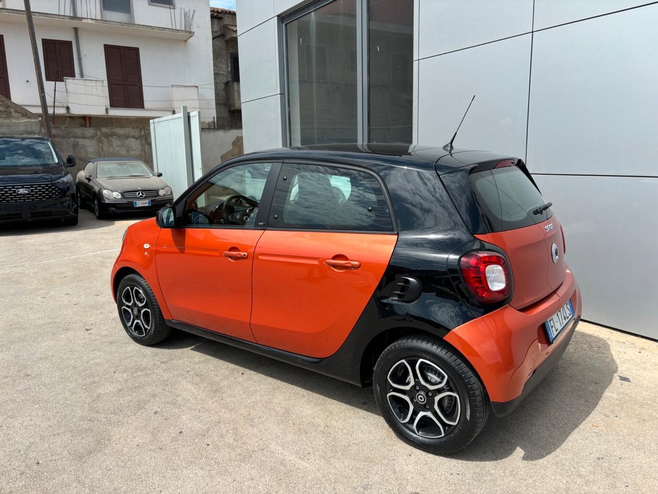 Smart ForFour 90 0.9 Turbo Prime - anno 2016 - prezzo €13.600