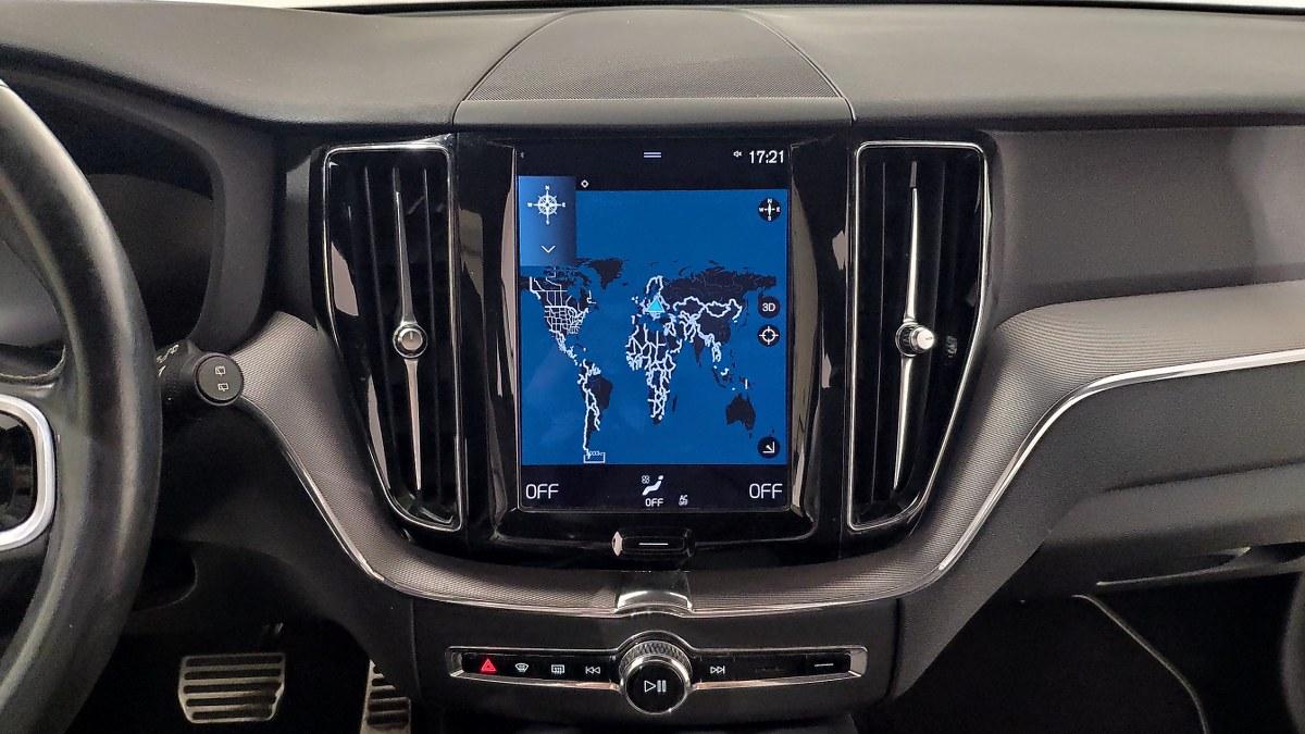 VOLVO Xc60 B5 Mild Hybrid (D) Awd Geartronic R-Design