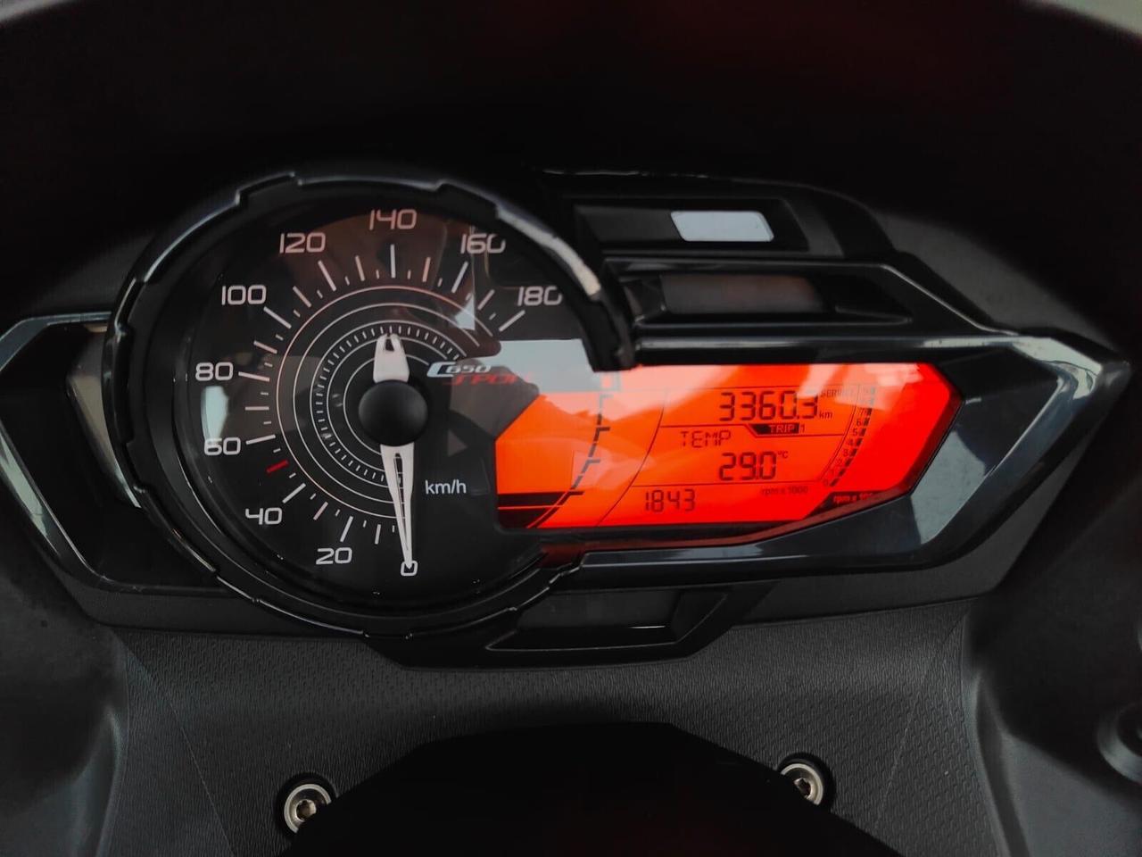 BMW 650 SPORT KM. 24.000! CON DUE CASCHI BLUETOOTH BAULETTO BMW E ACCESSORI