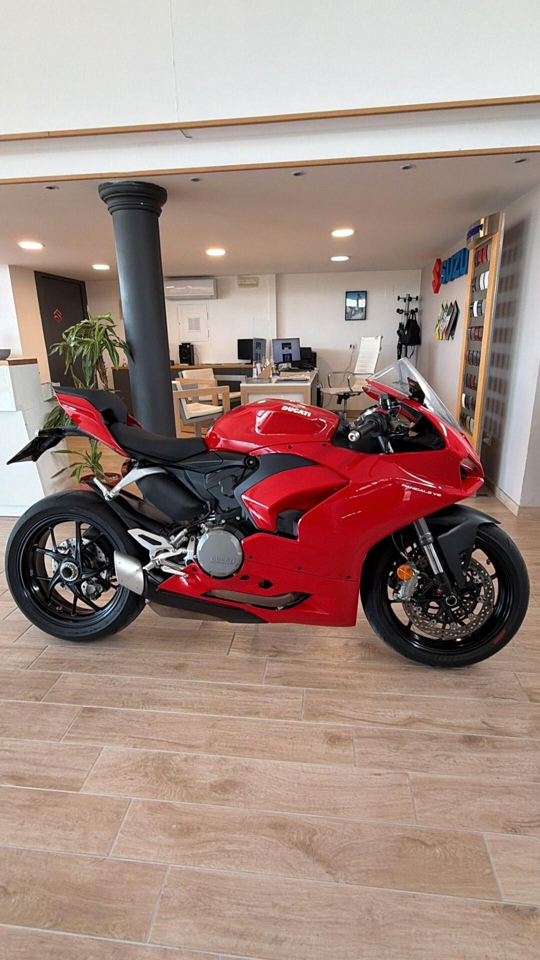 Ducati Panigale V2