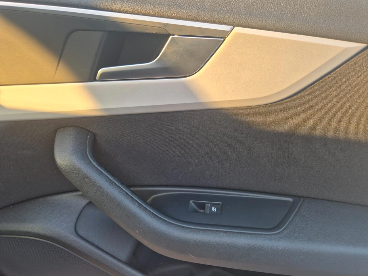 Audi A4 Avant 2.0 TDI 150 CV ultra S tronic Sport