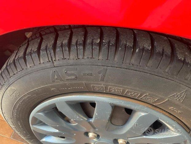 HYUNDAI i10 1 serie i10 1.1 12V Active