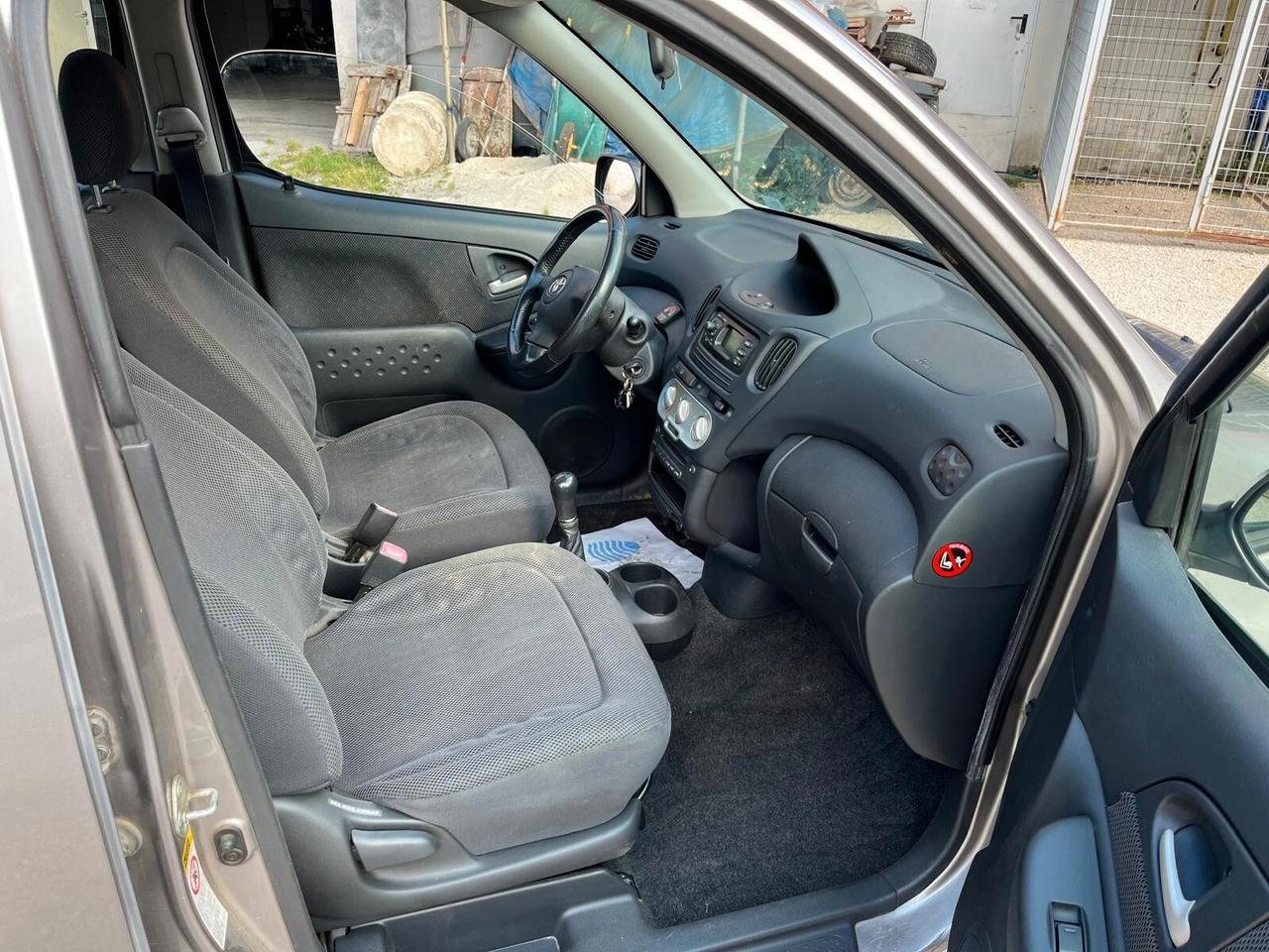Toyota Yaris Verso 1.4 TURBO DIESEL