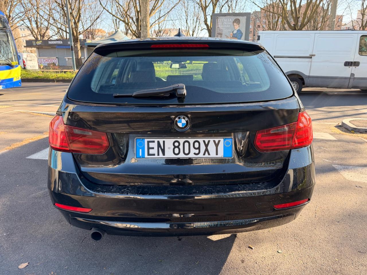 Bmw 318d Touring Luxury 2013