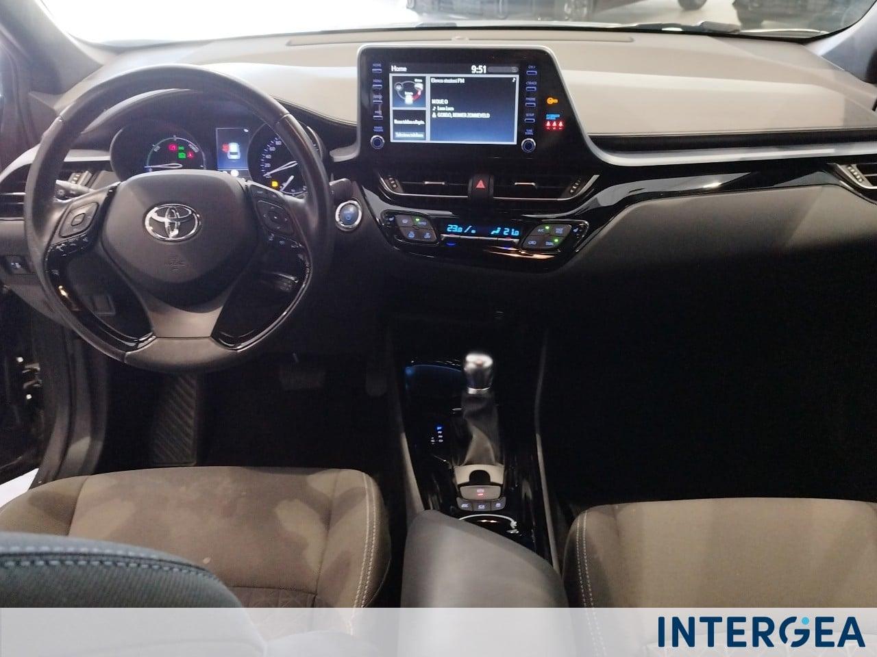 TOYOTA C-HR 2.0h Trend e-cvt