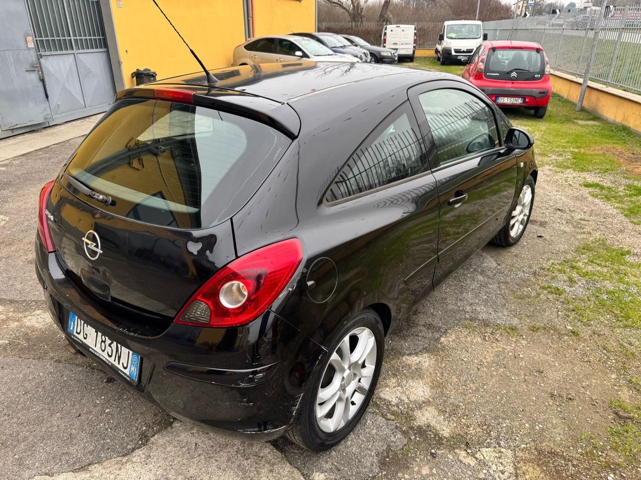 Opel Corsa 1.2 3 porte Club