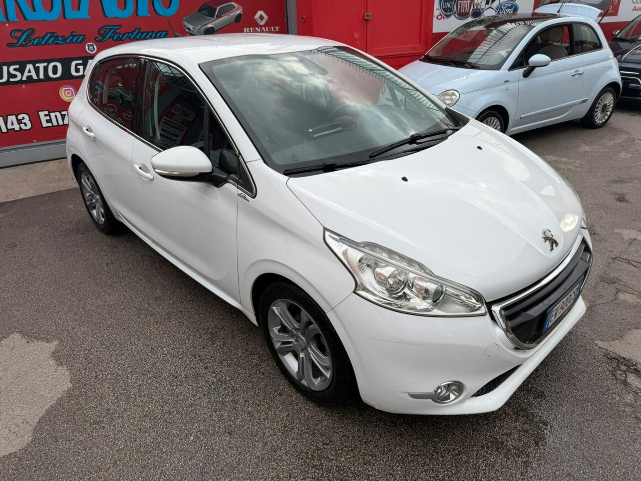 Peugeot 208 1.4 HDi 68cv Allure - 2014
