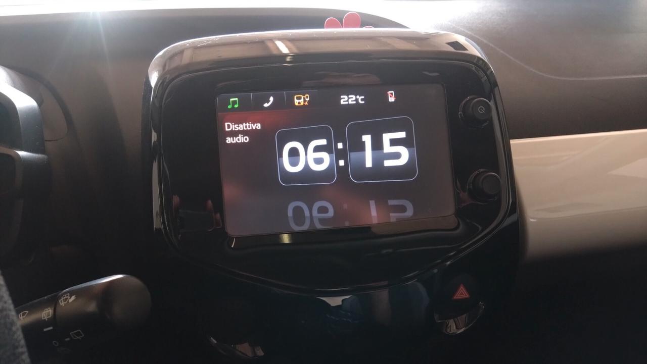 Toyota Aygo 1.0 VVT-i 69 CV 5 porte x-play MMT
