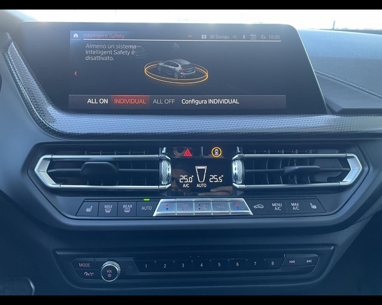 BMW Serie 1 (F40) - M 135i xDrive