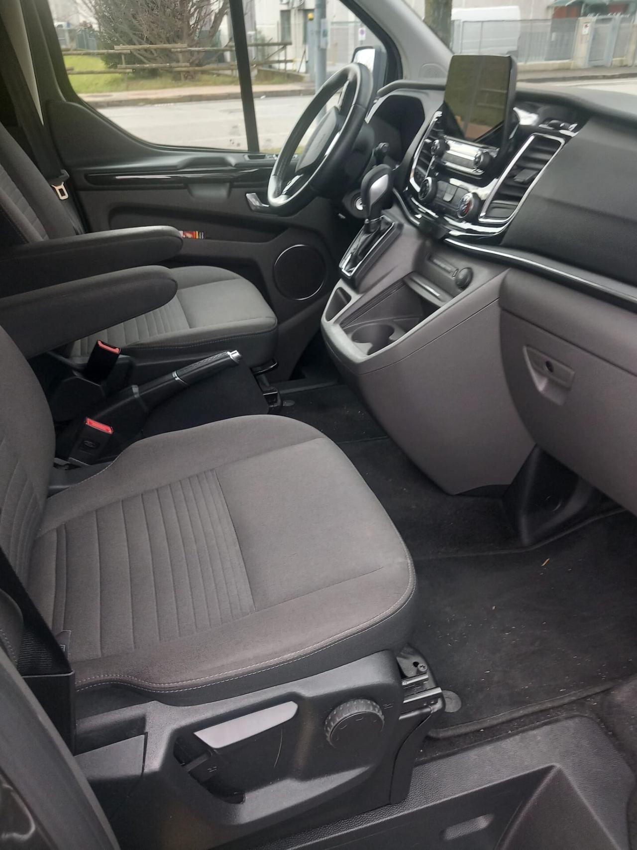 Ford Tourneo Custom 320 2.0 EcoBlue 170CV aut. PC Titanium