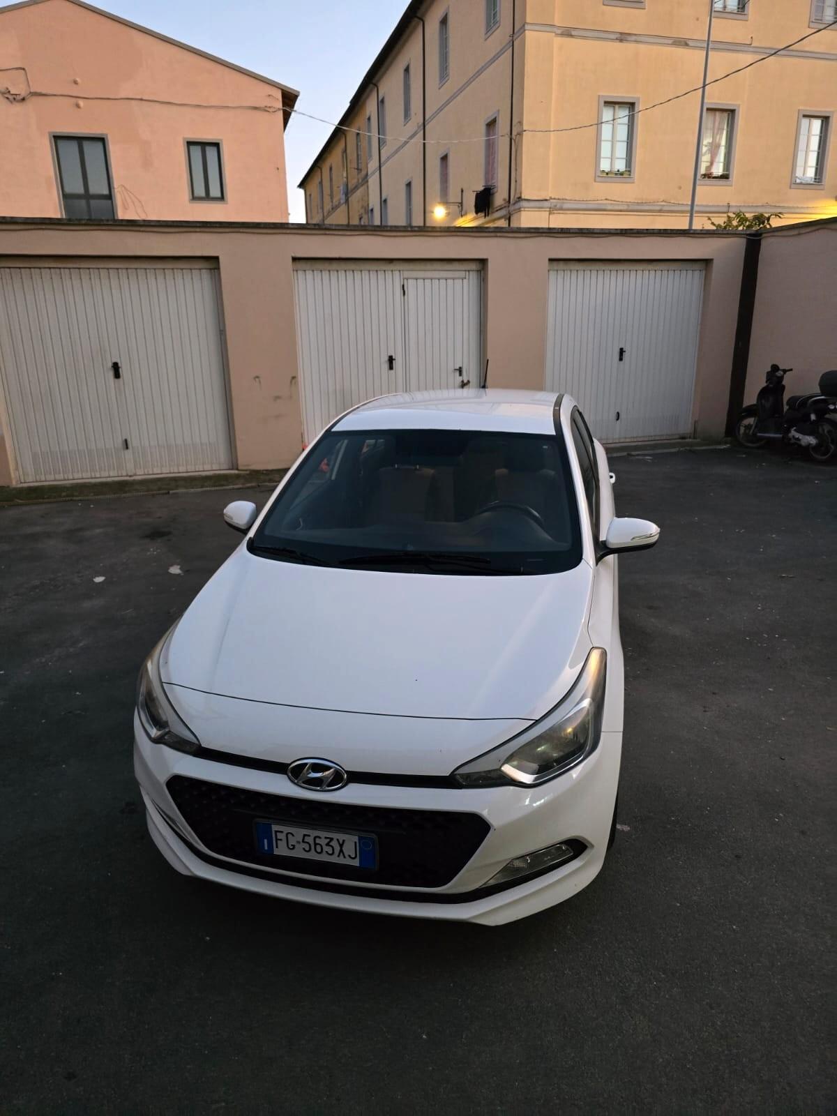 Hyundai i20 1.2 84 CV 5 porte Comfort unico proprietario garanzia 12 mesi accetto permute
