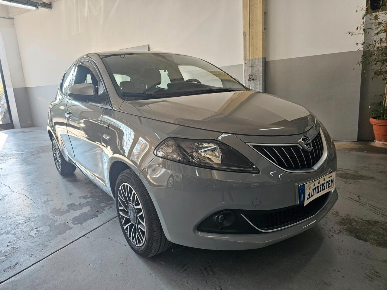 Lancia Ypsilon 1.0 FireFly 5 porte S&S Hybrid Alberta Ferretti