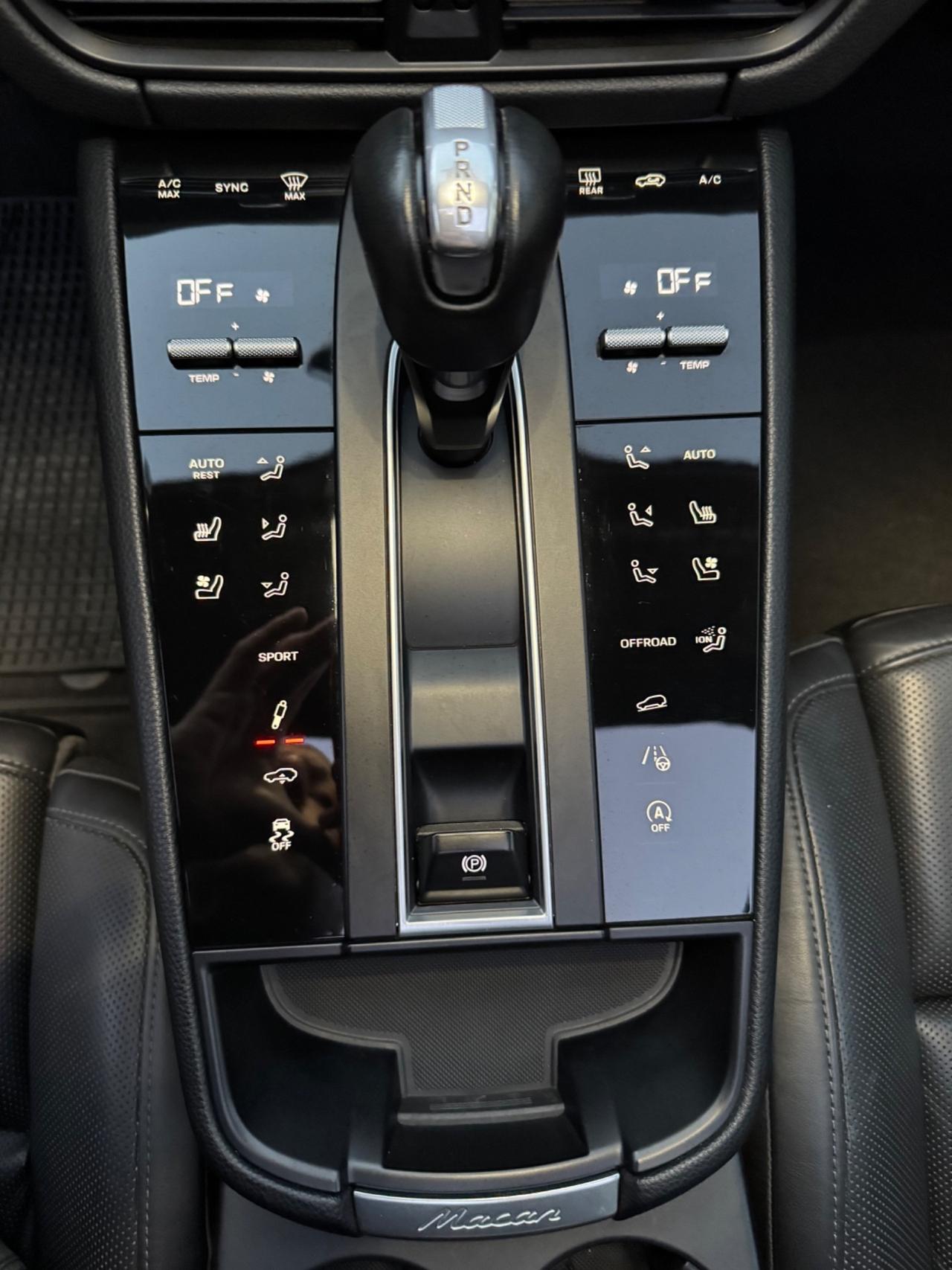 Porsche Macan cerchi 21, tetto, tagliandi Porsche