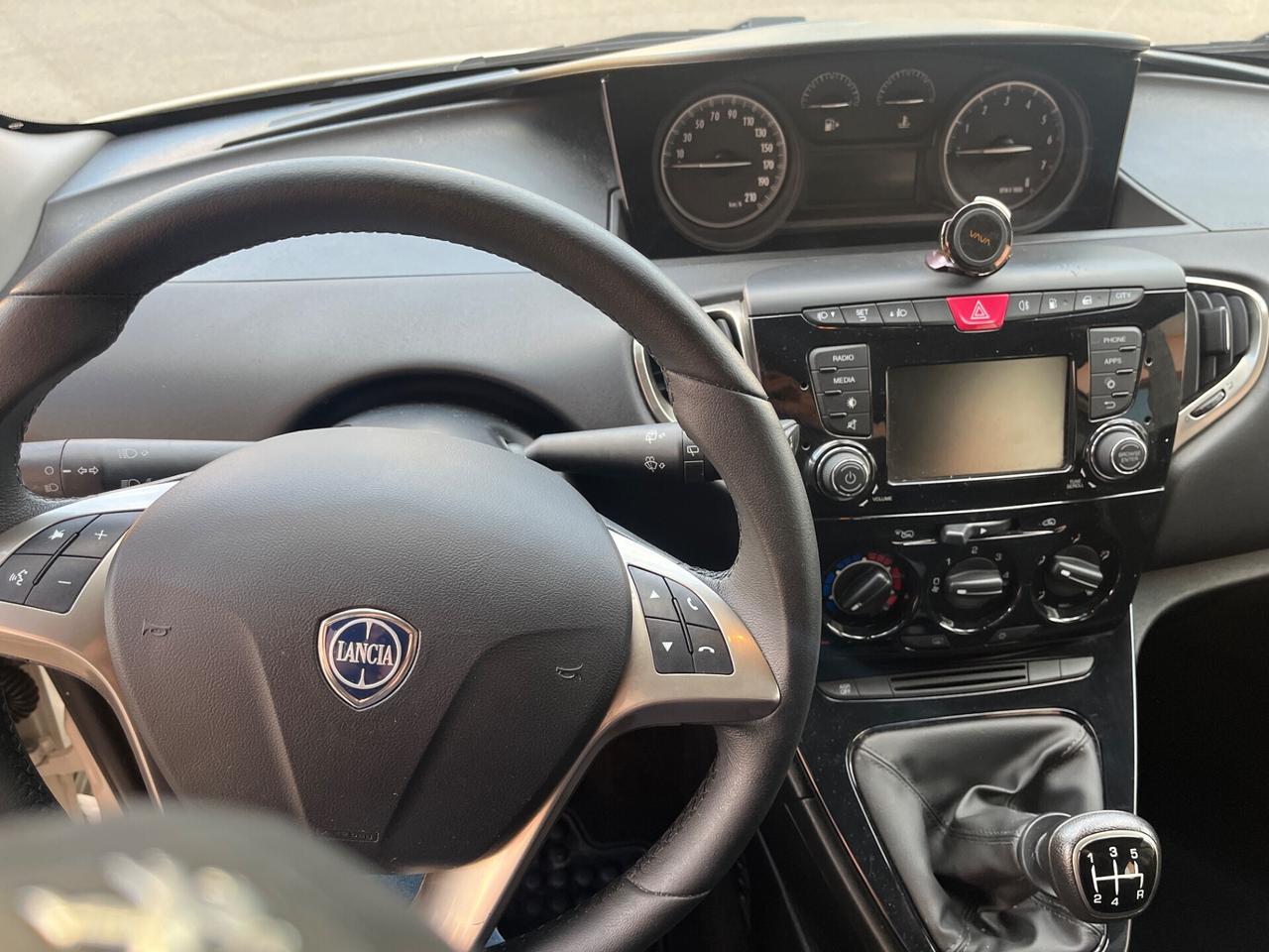 Lancia Ypsilon 0.9 TwinAir 85 CV 5 porte Metano Ecochic Gold