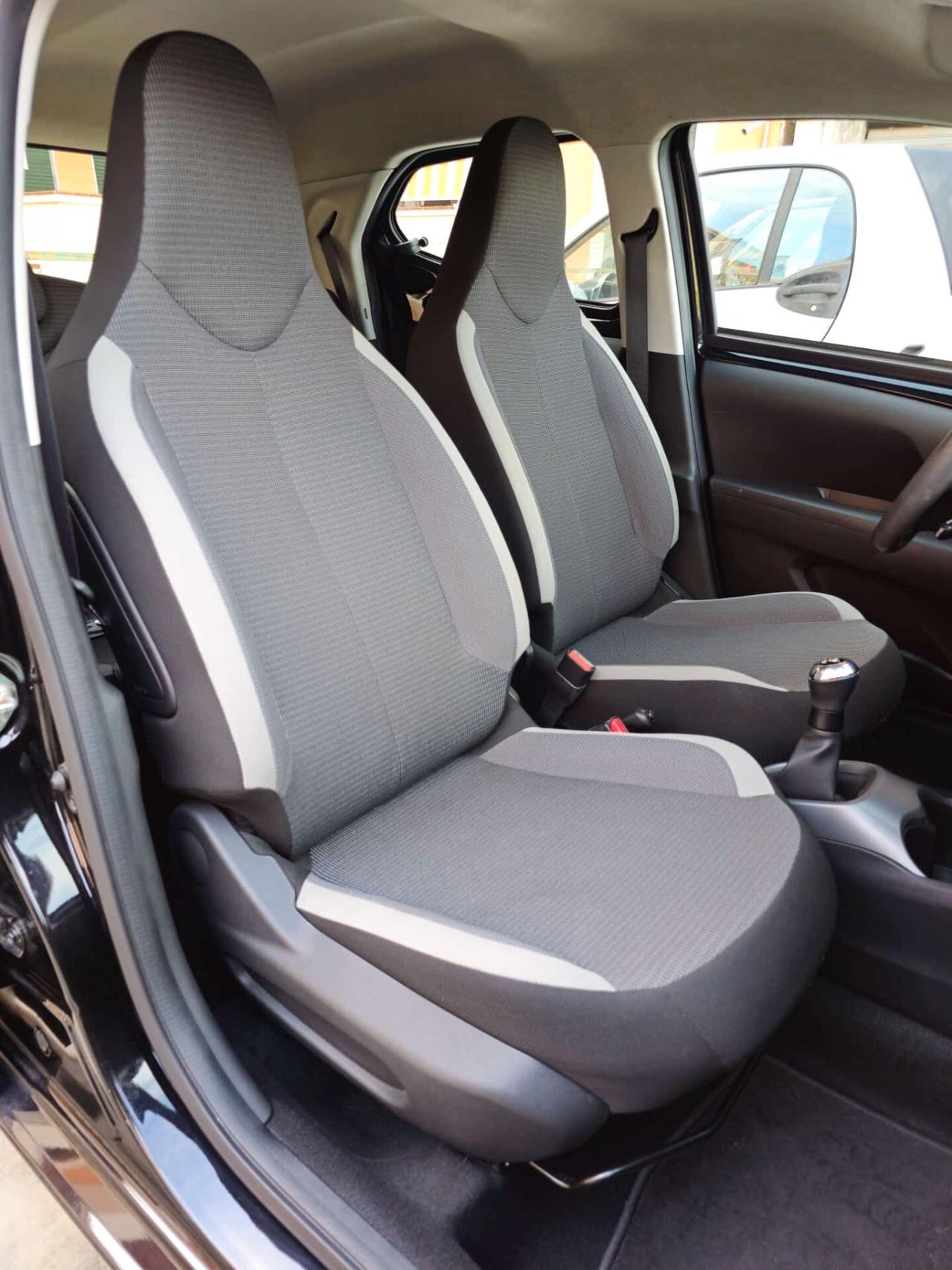 Toyota Aygo Connect 1.0 VVT-i 72 CV 5 porte x-play