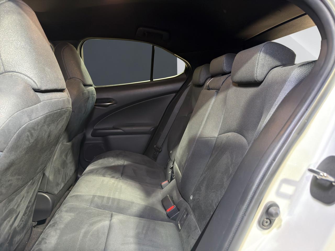 Lexus UX 250h 2.0 Luxury 4wd cvt 184cv