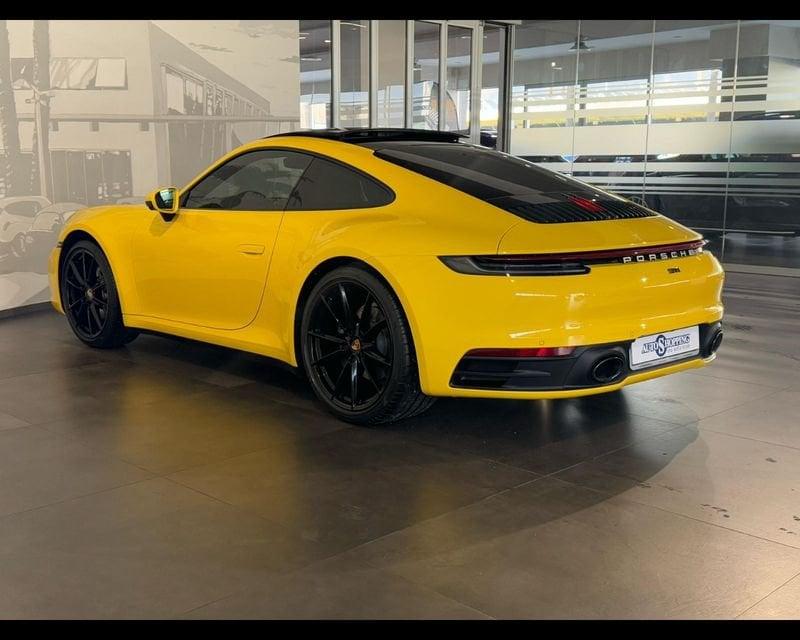 Porsche 911 (992) Carrera