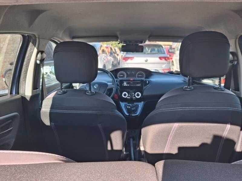 Lancia Ypsilon 0.9 TwinAir 85 CV 5 porte Metano Ecochic