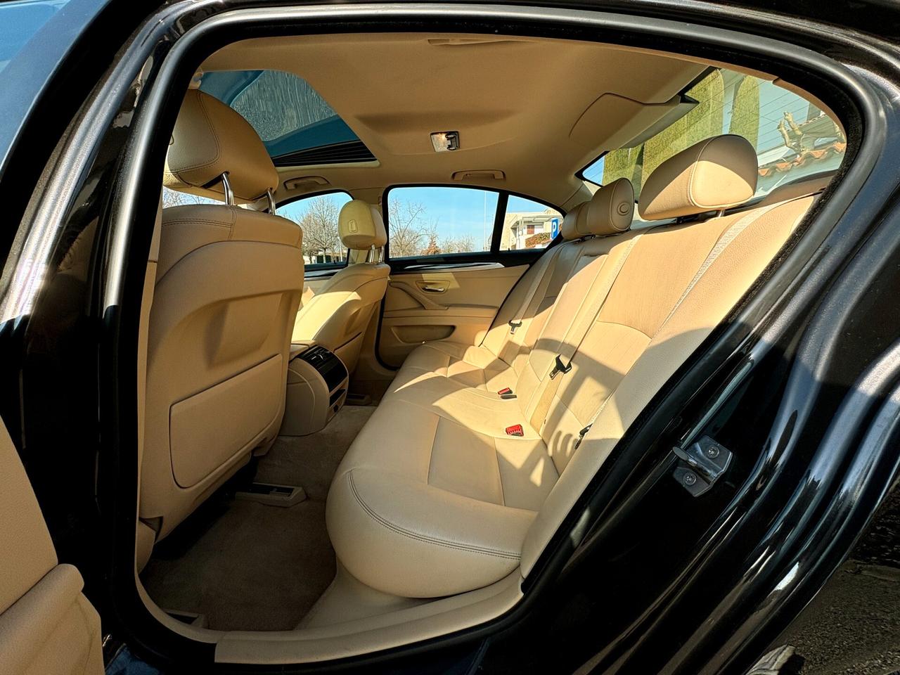 BMW 520d aut BERLINA-EURO 6-Pelle,Nav,Tetto-2016