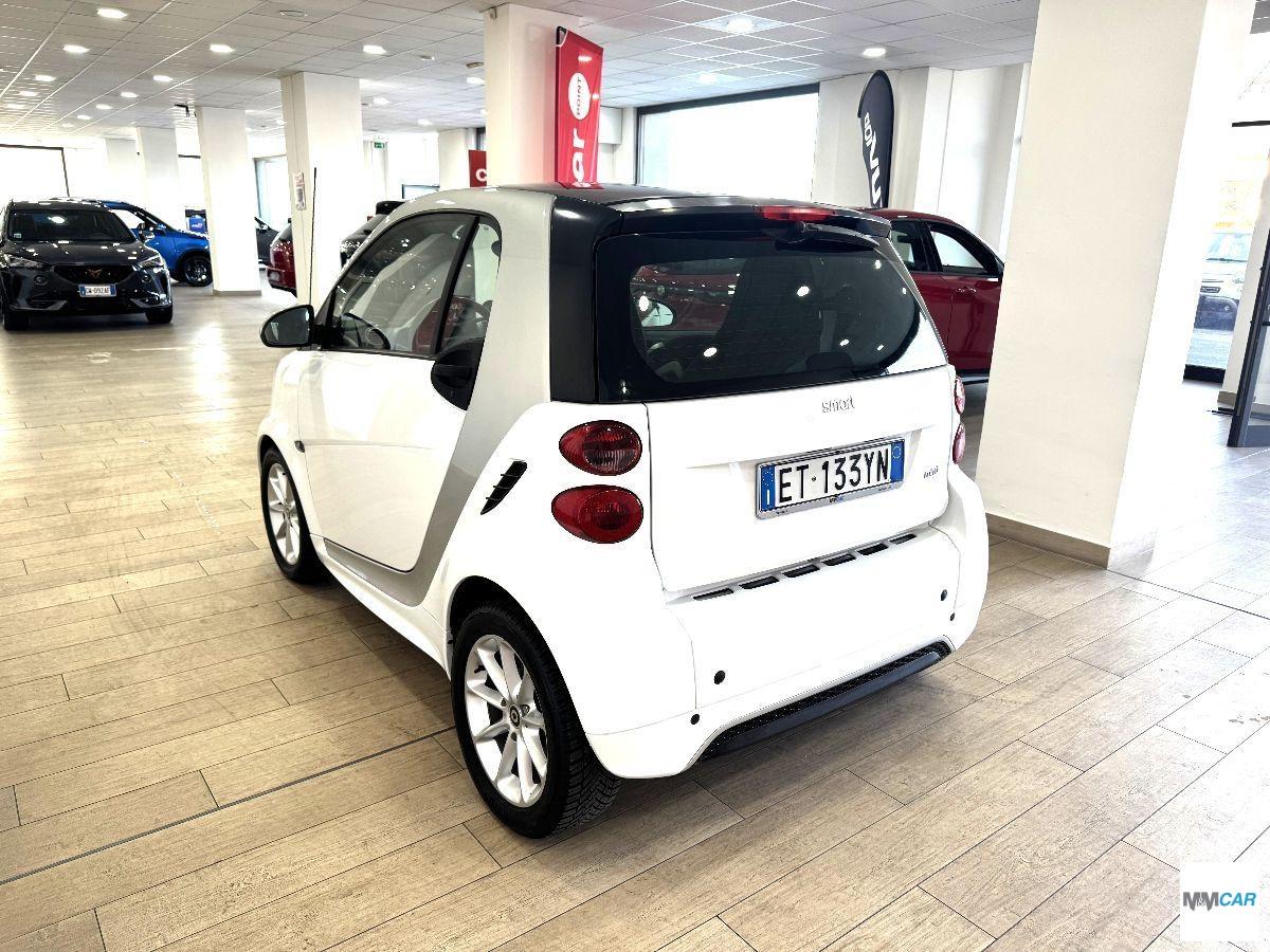 SMART - Fortwo - 1000 52 kW MHD coupé passion