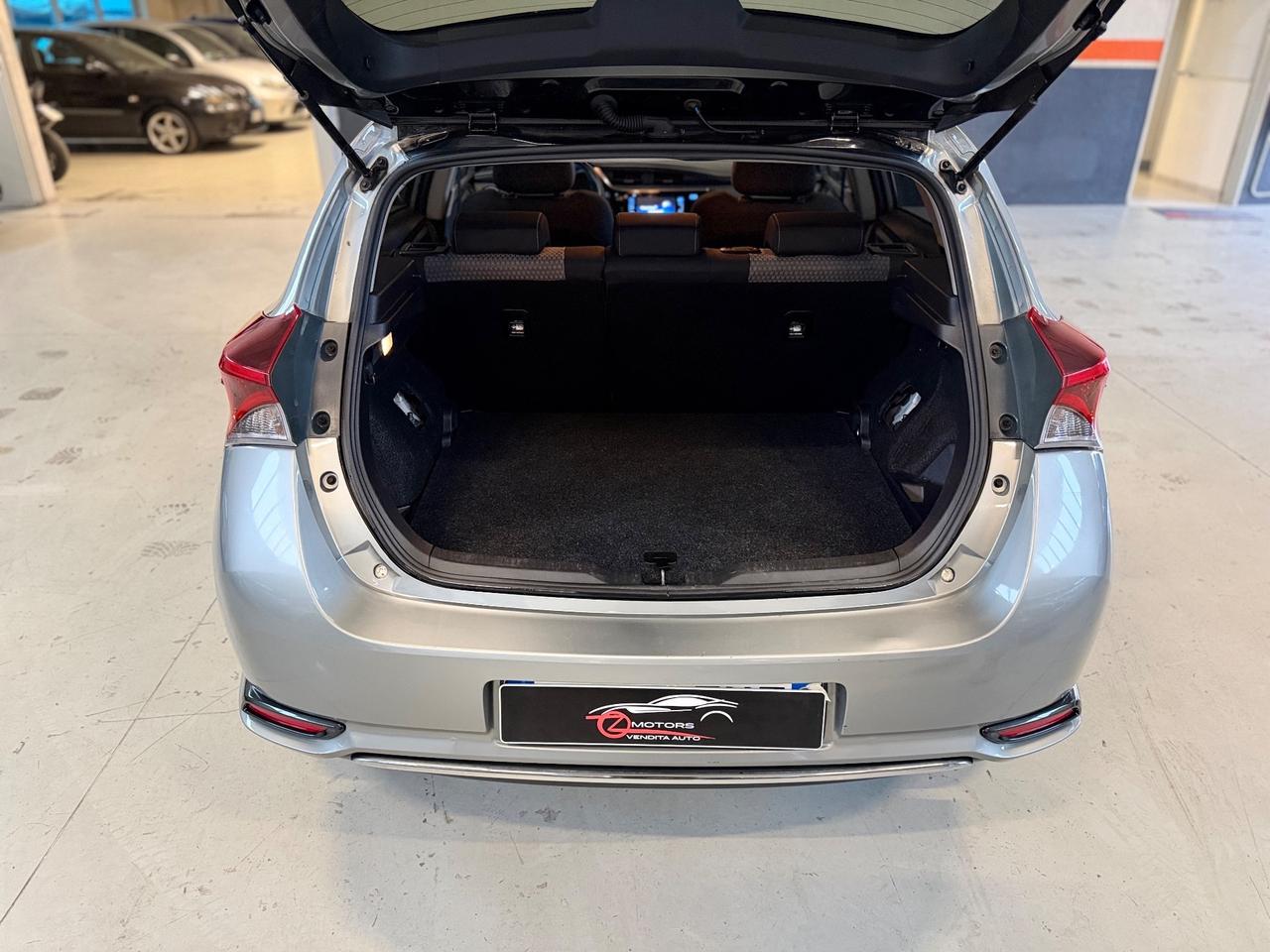 Toyota Auris 1.8 Hybrid Black Edition AUTOMATICA NEOPATENTATI