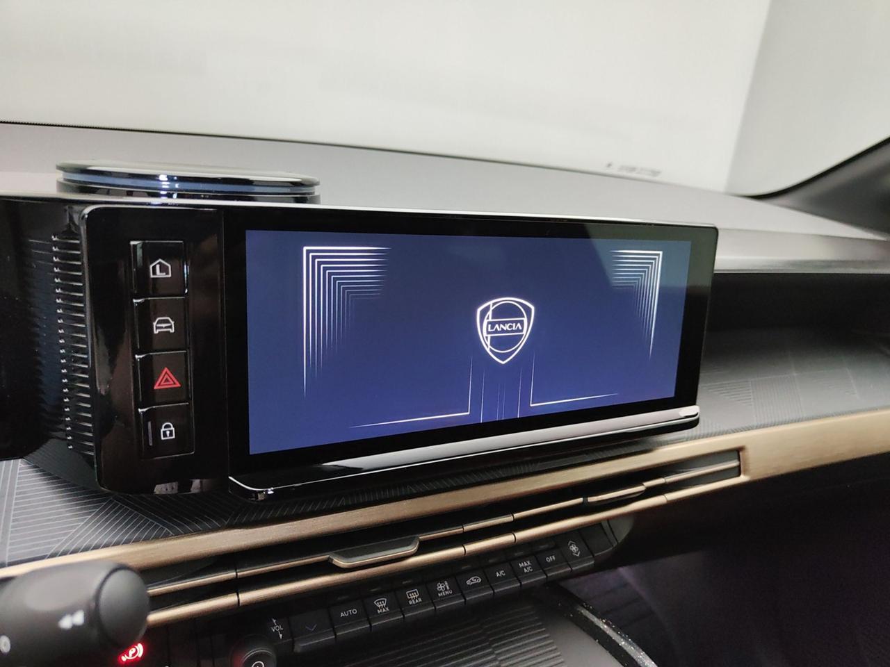 LANCIA Ypsilon IV 2024 156CV BEV 51KW LX (GUIDA AUTONOMA LIVELLO 2, INFOTAINMENT SALA PRO NAVI)