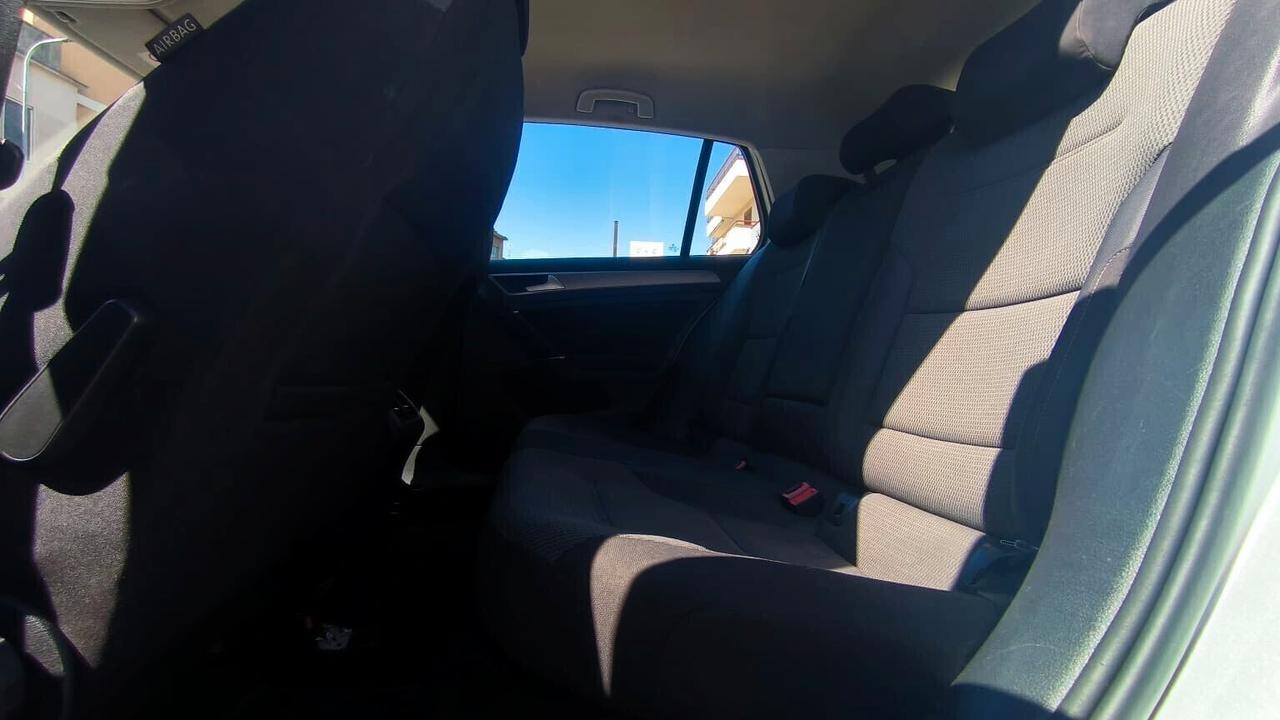 Volkswagen Golf 1.0 TSI DSG 115CV/85Kw