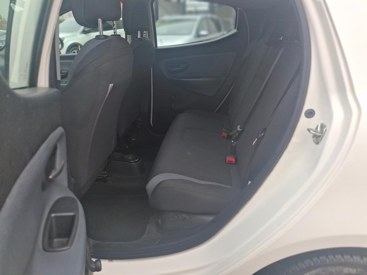 Lancia Ypsilon 1.2 ,5 porte GPL