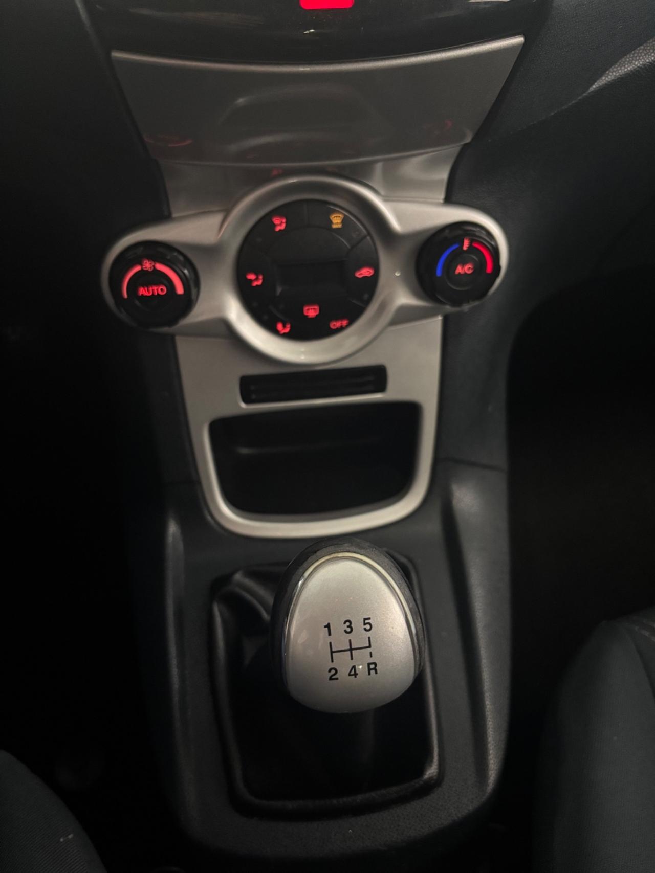 Ford Fiesta 1.4 5 porte Bz.- GPL Titanium