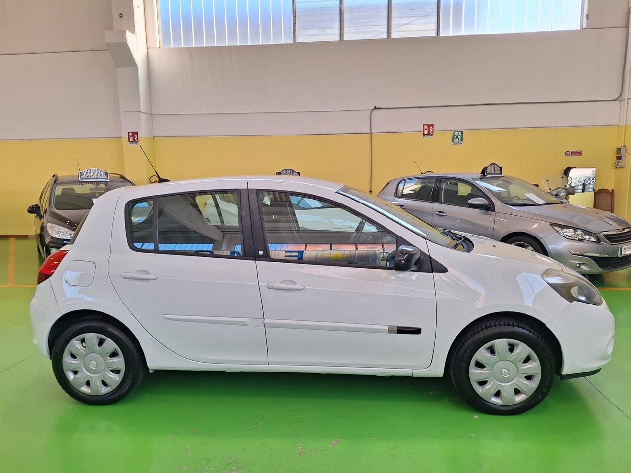 Renault Clio 1.2 16V 5 porte Dynamique