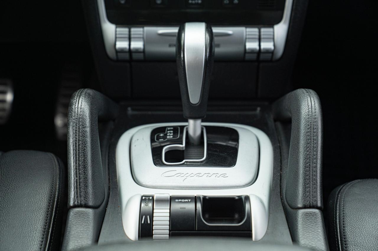 Porsche Cayenne S LIVREA ROTHMANS - POR00250