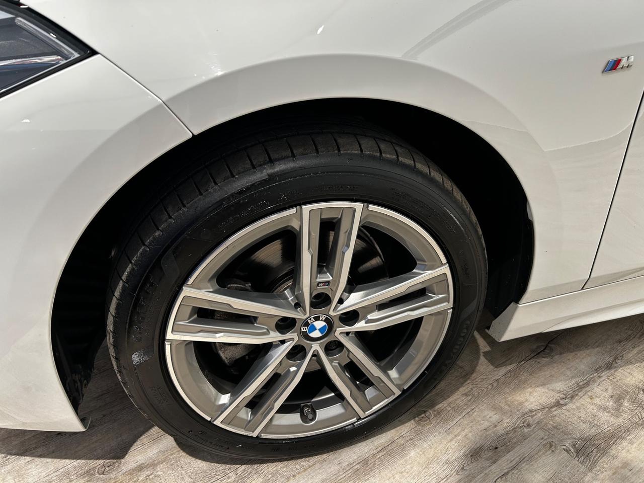 Bmw 118 118d 5p. Msport