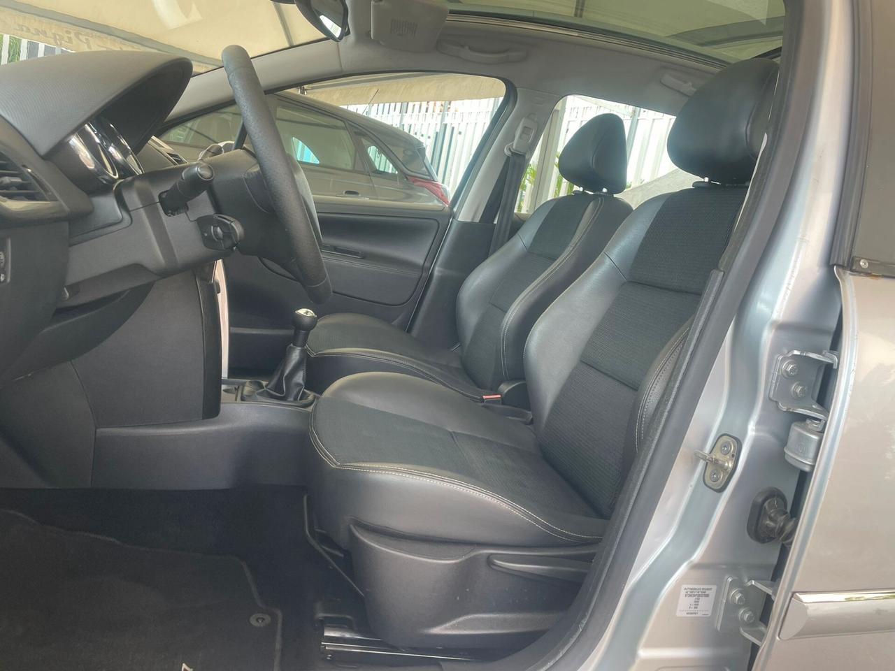 Peugeot 207 1.6 8V HDi 93CV SW Ciel Allure