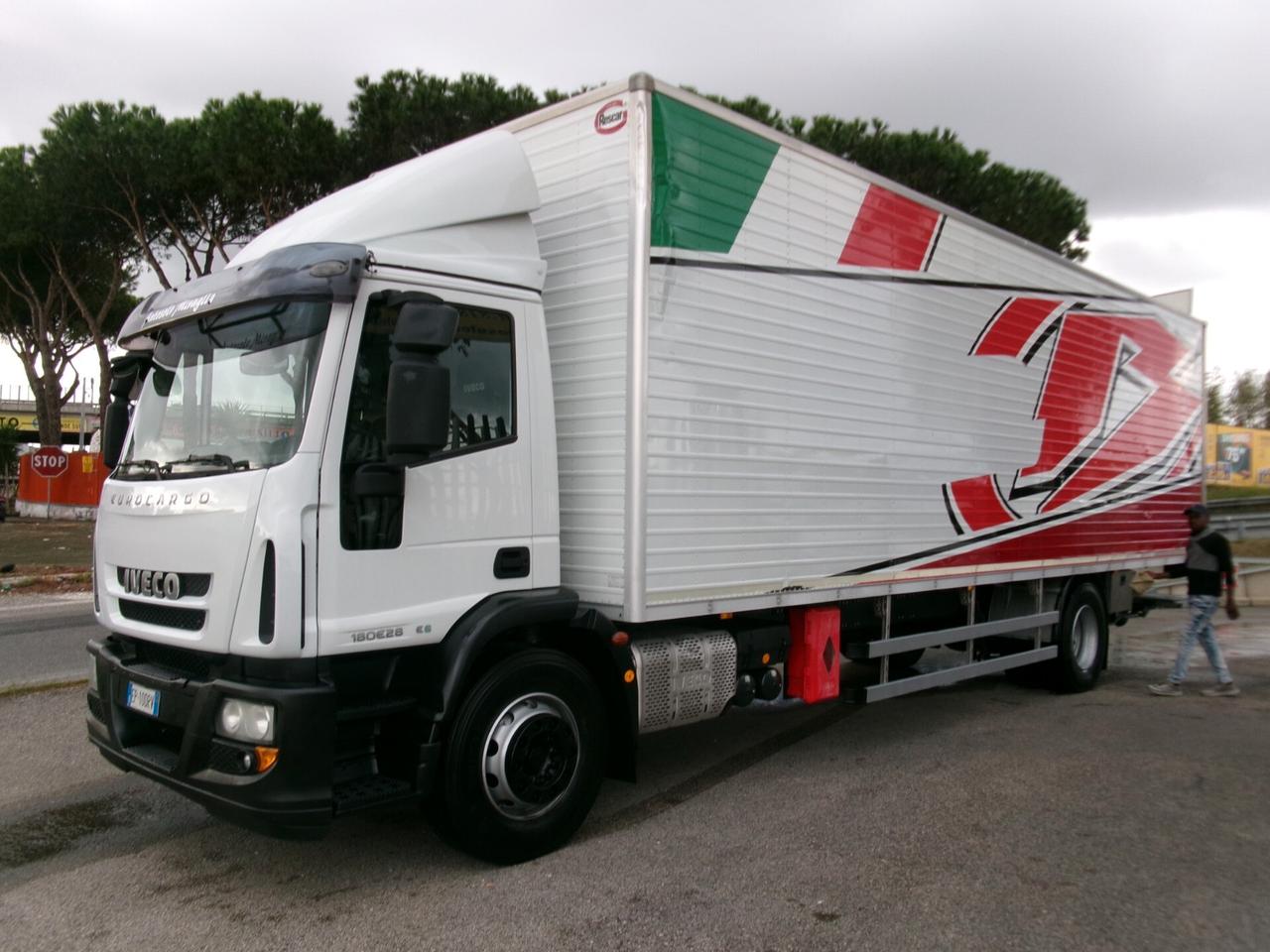 Iveco EUROCARGO 180/28 E6 FURGONE 9.60+ PEDANA **MOTORE NUOVO**