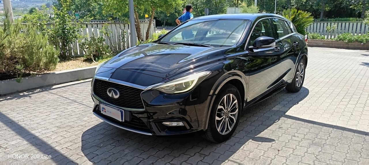 Infiniti Q30 1.5d Business 109cv