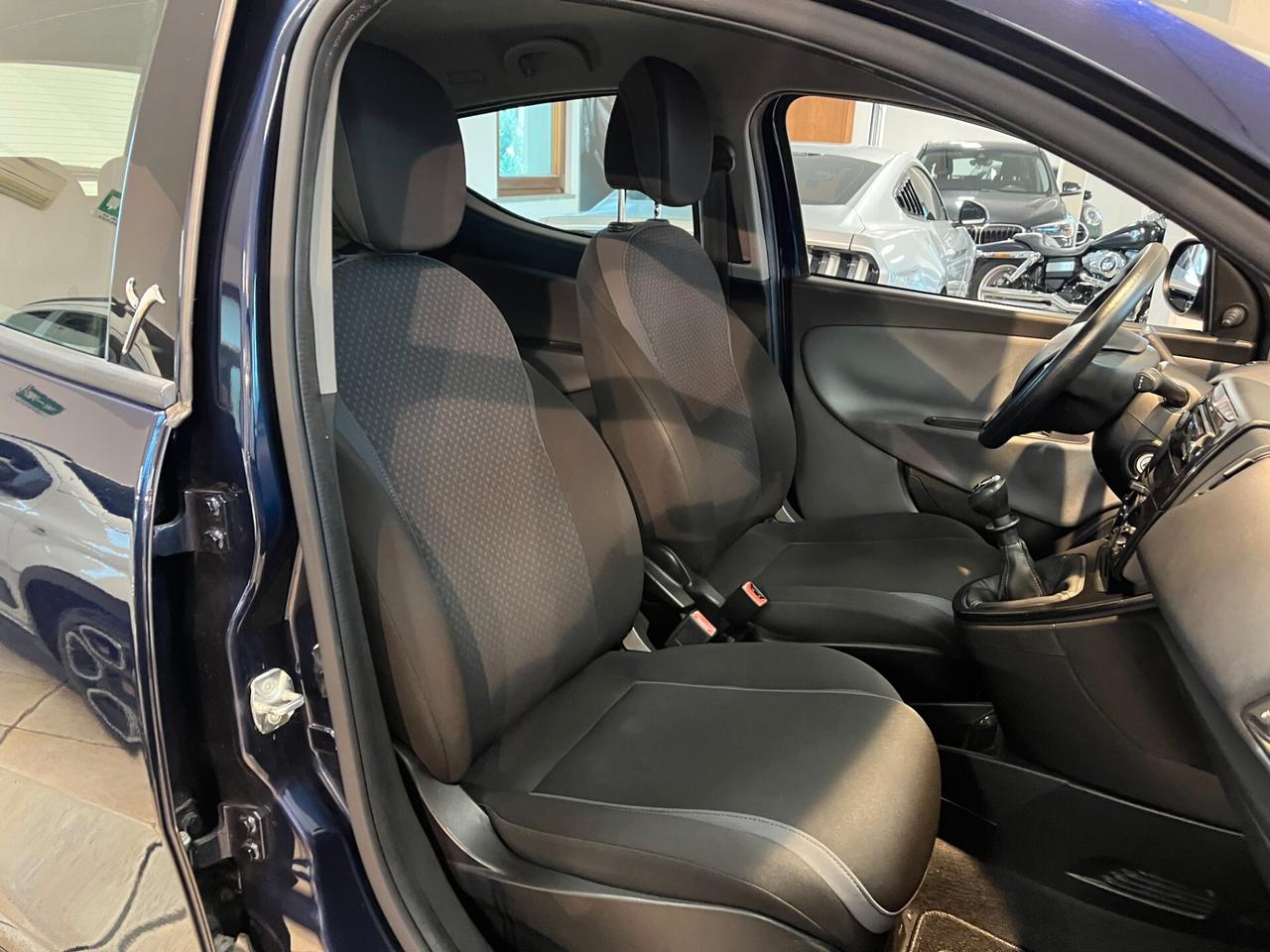 Lancia Ypsilon 1.2 69 CV 5 porte Gold