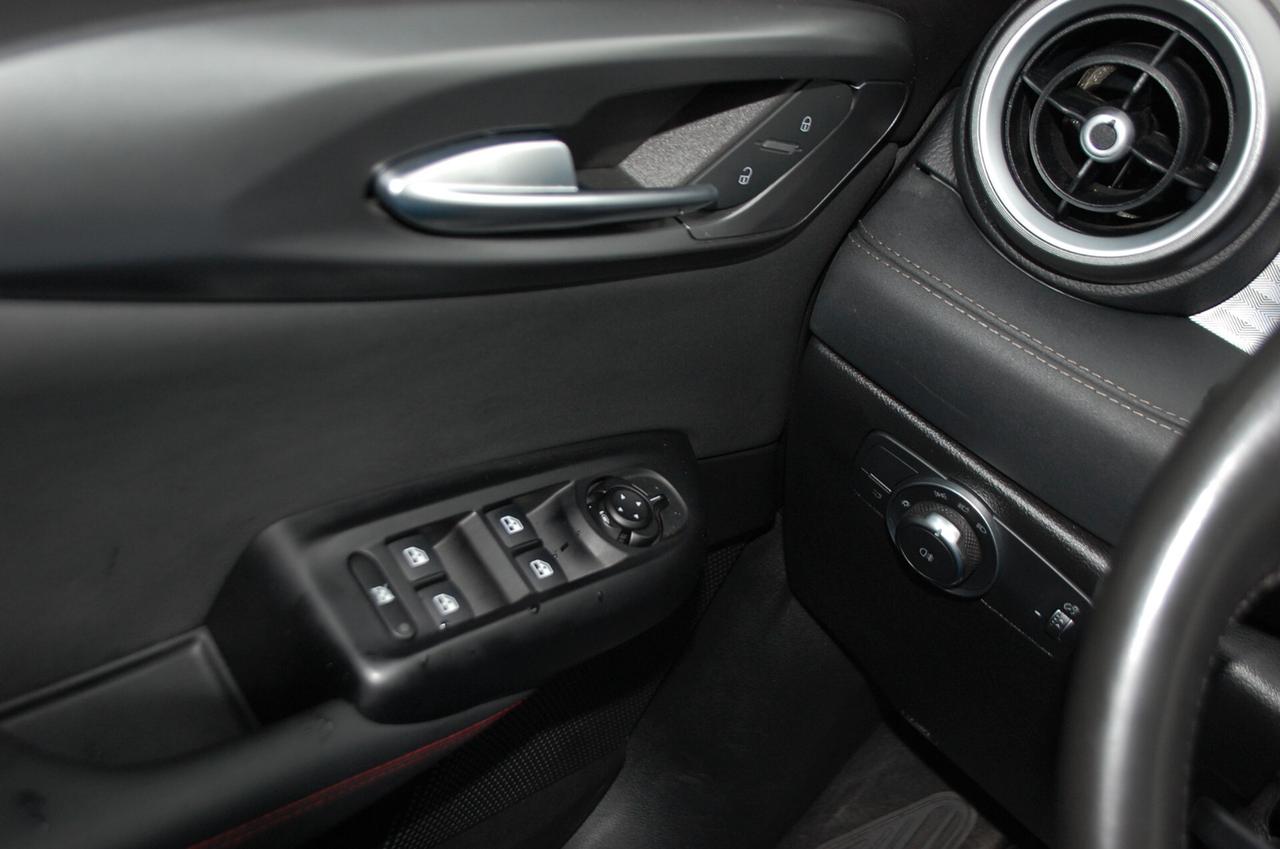 Alfa Romeo Tonale 1.5 hybrid Speciale 130CV tct7 Uff Italy Navi Led