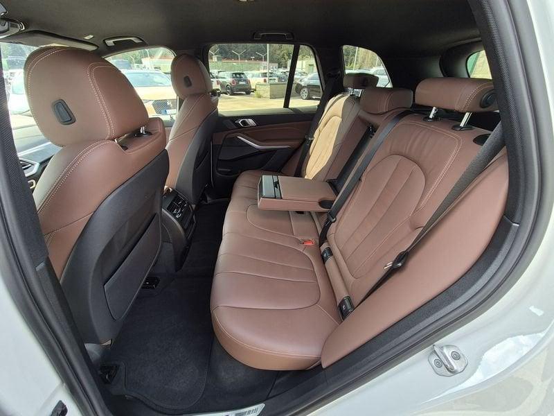 BMW X5 xdrive40d mhev 48V Msport auto