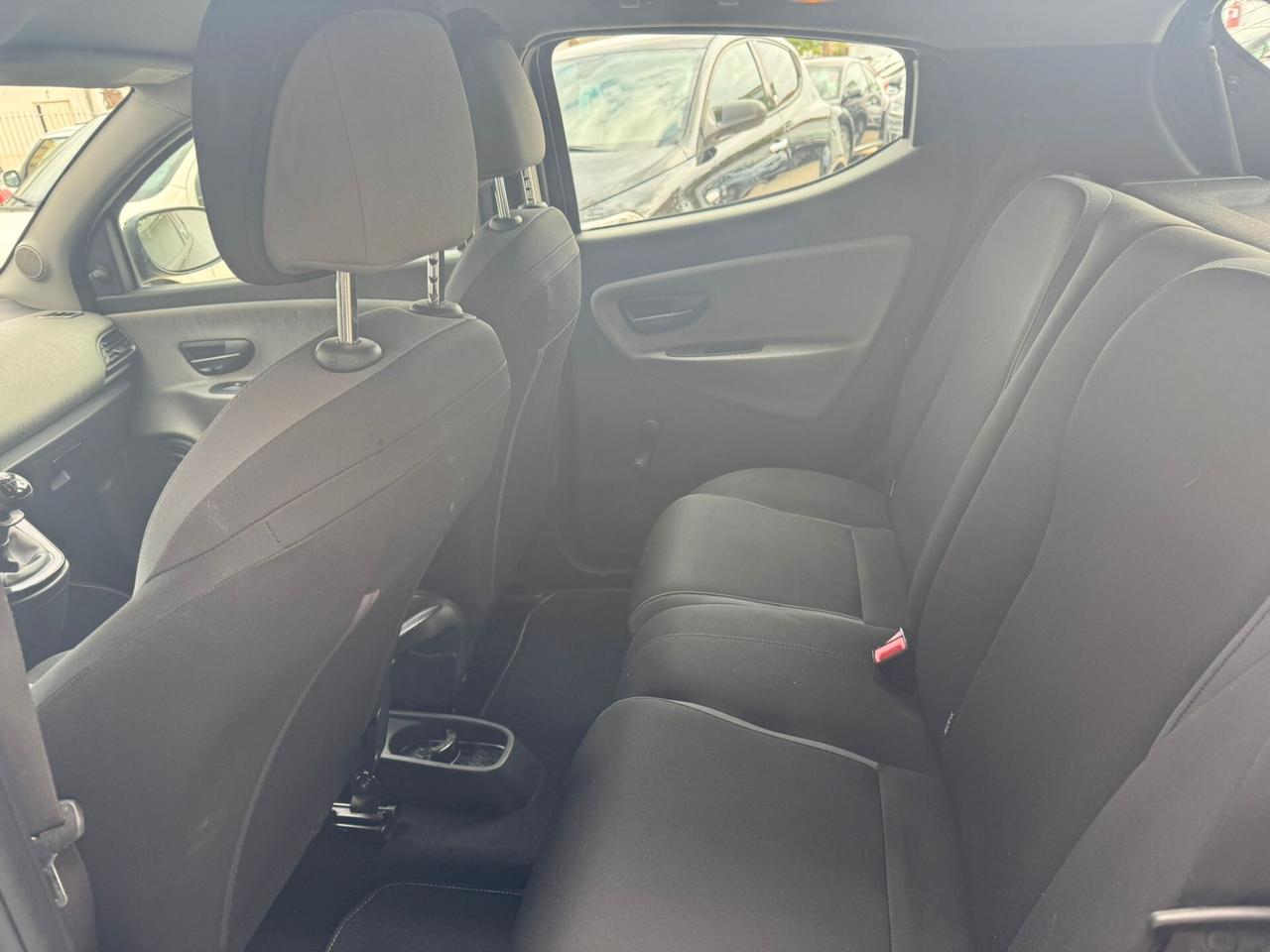 Lancia Ypsilon 1.2 GPL 69 CV 5 porte S&S Silver