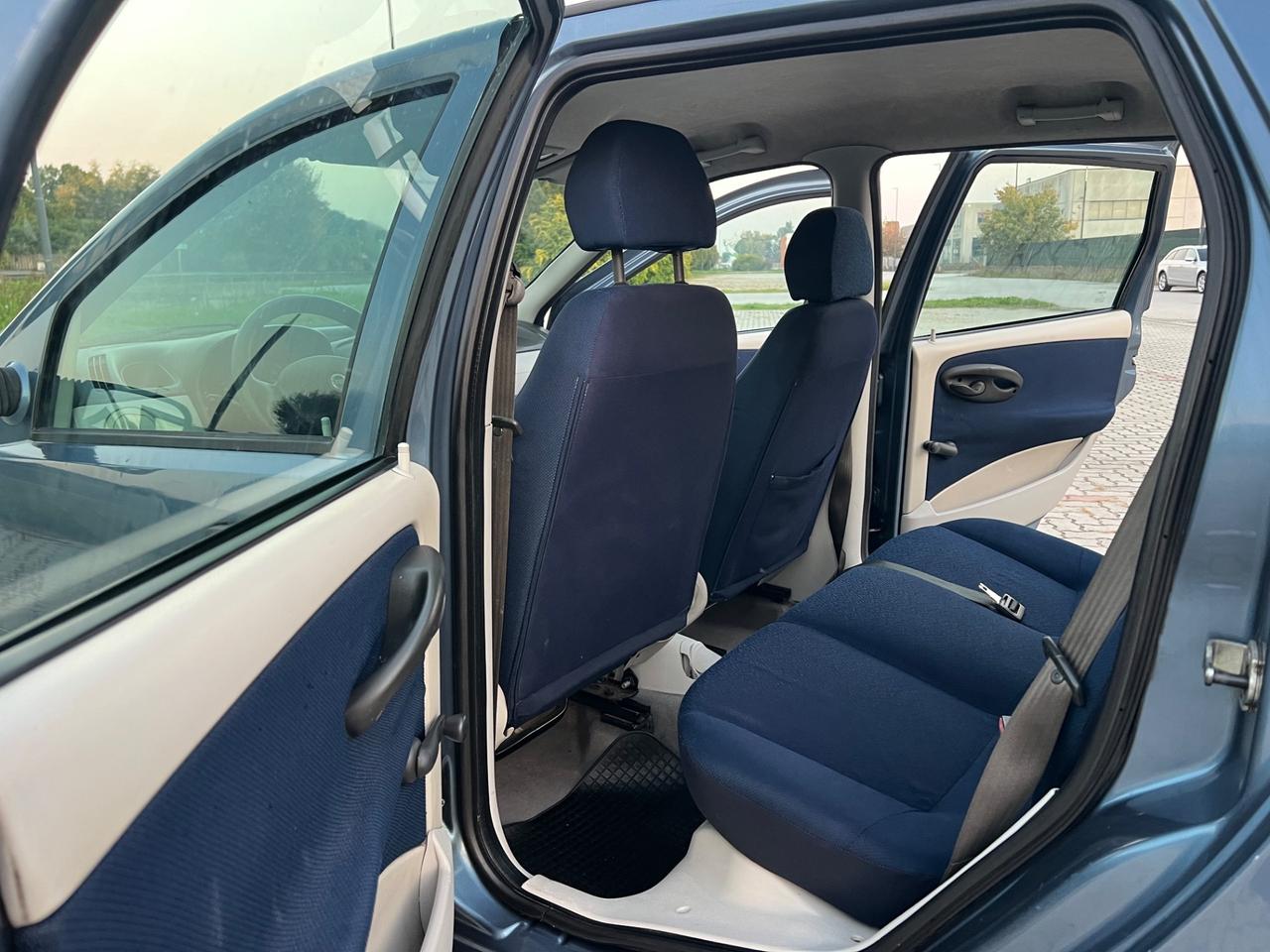 Fiat Punto 1.2i cat 5 porte ELX